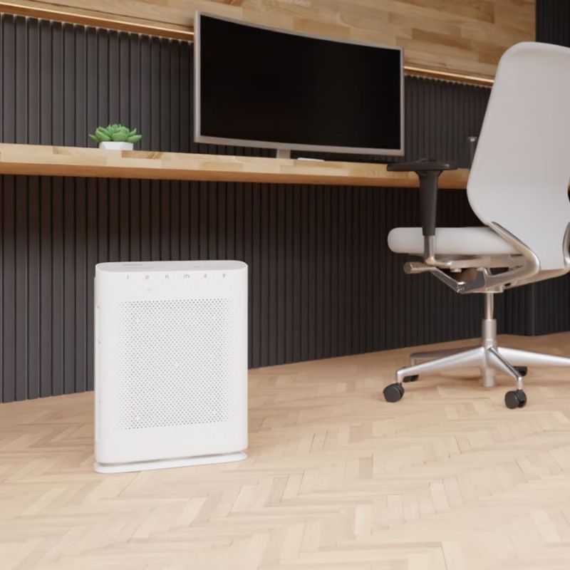 Ionmax ION 422 Breeze Plus Air Purifier in office