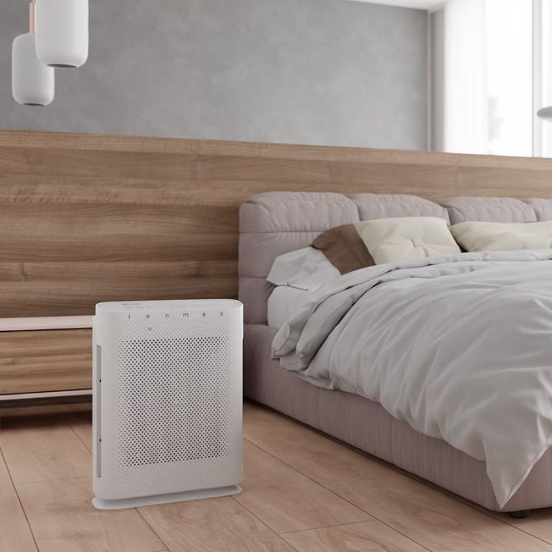 Ionmax ION 422 Breeze Plus Air Purifier bedroom